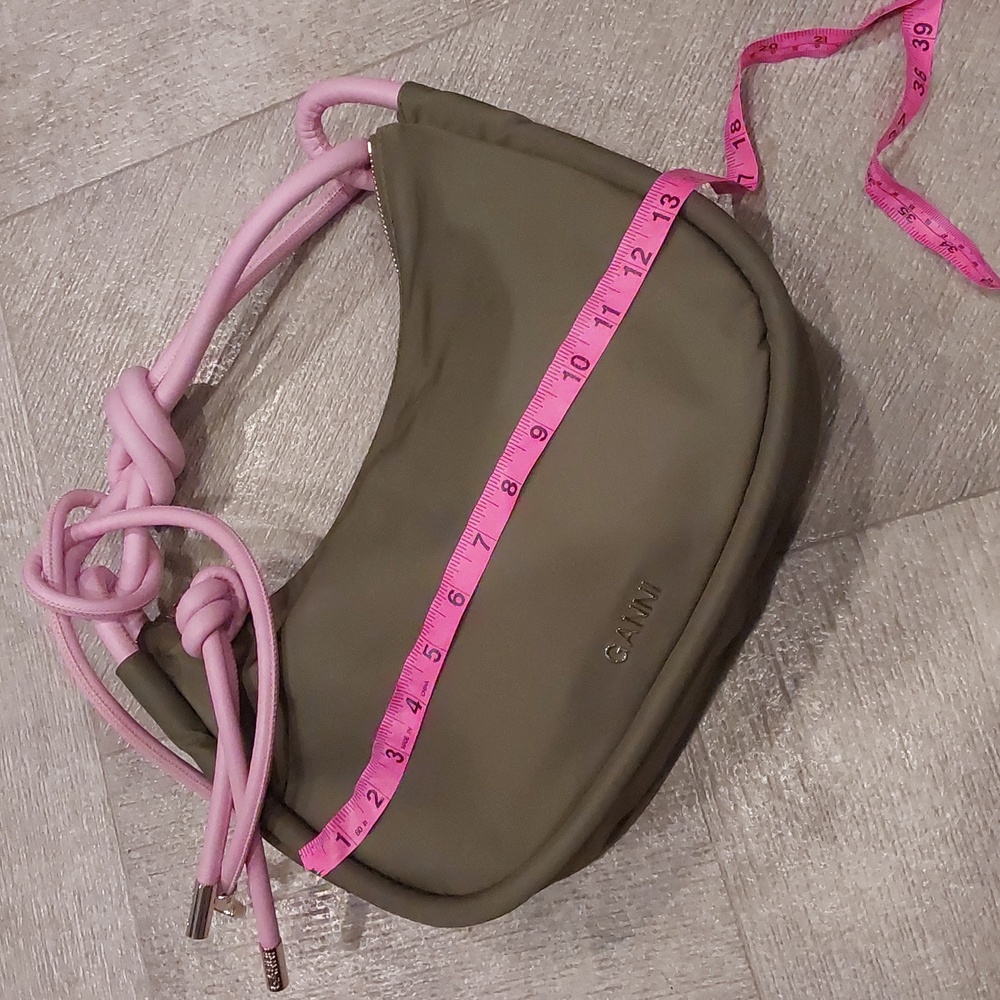 NWT GANNI Knot Hobo Bag in a kalamata green color contrasting pink Knot handle - Picture 4 of 13